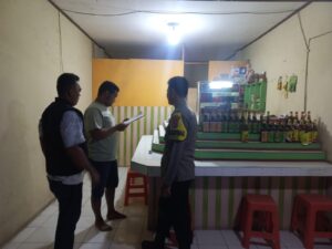 Personel Polsek Ciwandan Polres Cilegon Operasi Miras