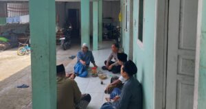 Bhabinkamtibmas Polsek Cilegon Polres Cilegon datangi warganya lakukan komunikasi