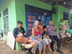 Polres Karawang, Bhabinkamtibmas Desa Sukamakmur Sosialisasi Lapor Pak Kapolres