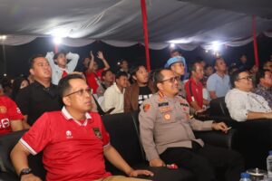 Kapolresta Tangerang Nobar bersama Masyarakat Di Alum-Alum Tigaraksa