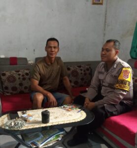 Bhabinkamtibmas Polsek Bojonegara Polres Cilegon Anjangsana Kepada Masyarakat Binaannya.