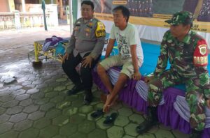 Sinergitas TNI/POLRI !!! Bhabinkamtibmas Polsek Bojonegara Polres Cilegon Polda Banten bersinergi babinsa