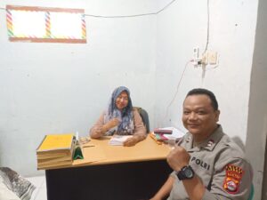 Bhabinkamtibmas Polsek Rangkasbitung Polres Lebak Sambangi Sekdes Mekarsari