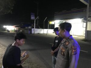 Jalin Silaturahmi, Bhabinkamtibmas Polsek Curugbitung Polres Lebak Laksanakan Patroli Dialogis dan Sambang