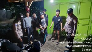 Antisipasi Gangguan Kamtibmas Polsek Curugbitung Polres Lebak Laksanakan Patroli Dialogis Rutin Malam Hari