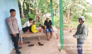 Jaga Kondusifitas, Personil Polsek Curugbitung Polres Lebak Melaksanakan Sambang Beri Himbauan Kamtibmas