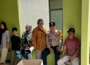 Lewat Sambang, Bhabinkamtibmas Polsek Cileles Polres Lebak Ajak Warga Wujudkan Situasi Kamtibmas Yang Aman Kondusif
