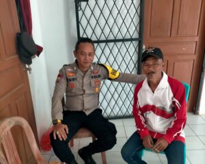 Lewat Sambang, Bhabinkamtibmas Polsek Cileles Polres Lebak Ajak Warga Wujudkan Situasi Kamtibmas Yang Aman Kondusif