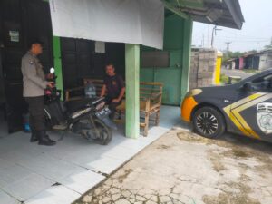 Anggota Polsek Rangkasbitung Polres Lebak Patroli Dialogis Ke Desa Pabuaran