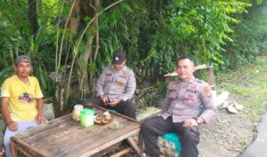 Anggota Polsek Rangkasbitung Polres Lebak Patroli Dialogis Dan Sambangi Warga