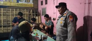 Sampaikan Pesan Kamtibmas,Anggota Polsek Rangkasbitung Polres Lebak Temui Para Remaja Di Balong Ranca Lentah