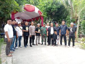 Hadiri Pentas Seni di Wilayahnya, Bhabinkamtibmas Polsek Jatisari Sampaikan Pesan Kamtibmas