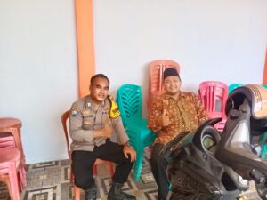 Bhabinkamtibmas Laksanakan Sambang Dor to Dor dan sampaikan himbauan kamtibmas