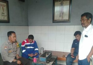 Bhabinkamtibmas Polsek Pulomerak kunjungi Lokasi TPS Lebakgede