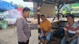 Panit Sabhara Polsek Pulomerak Polres Cilegon Polda Banten laksanakan patroli humanis