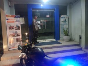 Tutup Celah Kejahatan, Kantor Perbankan Jadi Sasaran Patroli Malam Personel Polsek Tegalwaru