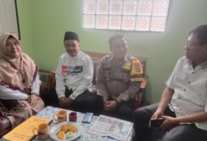 Bhabinkamtibmas Polsek Pulomerak Polres Cilegon Polda Banten bersilaturahmi ke sekolah madrasah