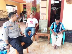 Bhabinkamtibmas Polsek Pulomerak lakukan door to door system !!! Kunjungi warganya