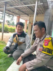 Lewat Sambang, Bhabinkamtibmas Polsek Cileles Polres Lebak Ajak Warga Wujudkan Situasi Kamtibmas Yang Aman Kondusif