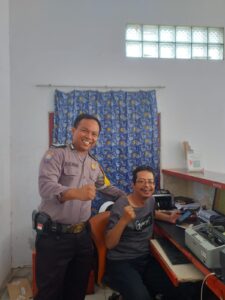 Bhabinkamtibmas Polsek Wanasalam Polres Lebak Laksanakan Sambang Kepada Warga Guna jaga silaturahmi