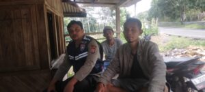 Bhabinmas Polsek Cilograng Sambangi Dan Berikan Pesan Kamtibmas Kepada Masyarakat Desa Cijengkol Kec.Cilograng