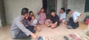 Aiptu Deni Jukardi Sambangi warga selaraja untuk ciptakan kamtibmas yang aman dan kondusif