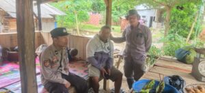 Anggota Polsek Gunungkencana Polres Lebak Sambangi Warga berikan Pesan Kamtibmas