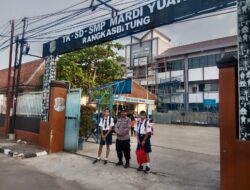 Anggota Polsek Rangkasbitung Polres Lebak Patroli Dialogis Ke Sekolah Mardi Yuan