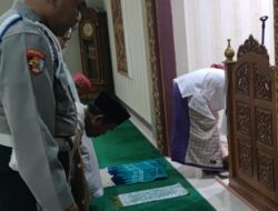 Personil Polsek Cibeber Polres Cilegon melaksanakan Subuh Keliling