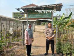 Bhabinkamtibmas Polsek Ciwandan Polres Cilegon Sambangi (KWT) Kelompok Wanita Tani Didaerah Binaan
