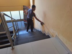 Seluruh Personil Polsek Ciwandan Polres Cilegon Lakukan Kerja Bakti Bersihkan Lingkungan Kerja