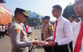 13 Personel Polres Purbalingga Terima Penghargaan