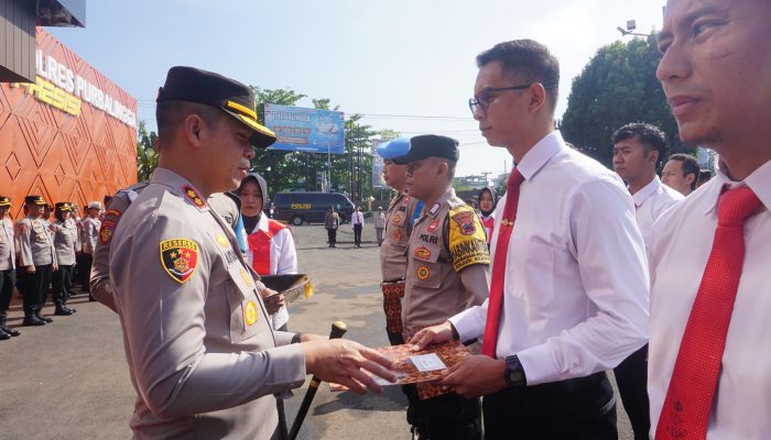 13 Personel Polres Purbalingga Terima Penghargaan
