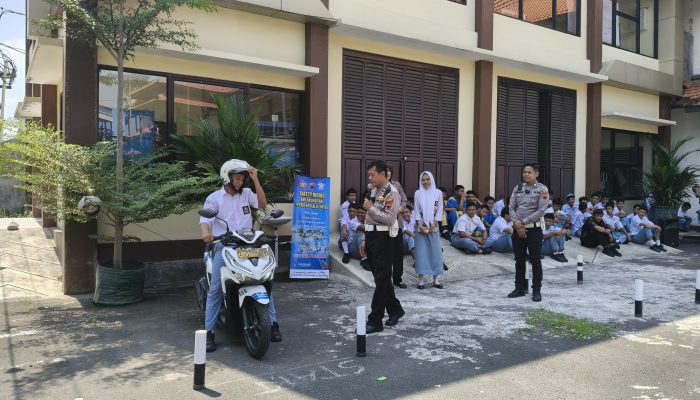 Gelar Safety Riding di SMK Bhakti Praja, Satlantas Polres Jepara Ajak Generasi Muda Disiplin Berkendara