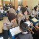 Polres Karawang Melaksanakan Kegiatan Polwan Siaga Di Hari Jumat