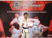 Kesatria Mayangkara Muda Angkat Piala Juara Open Turnamen Ju-Jitsu Mojokerto