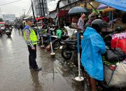 POLRES SERANG LAKSANAKAN PENGAMANAN JALUR ANTISIPASI PEDAGANG DAN PARKIR LIAR DI DEPAN PASAR CIRUAS