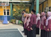 Bhabinkamtibmas Polsek Ciwandan Sampaikan Materi Kenakalan Remaja Dalam Sambang Sekolah.