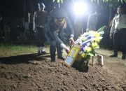 Suasana Haru Iringi Pemakaman AIPDA Ade Johan, Polres Cilegon Beri Penghormatan Terakhir