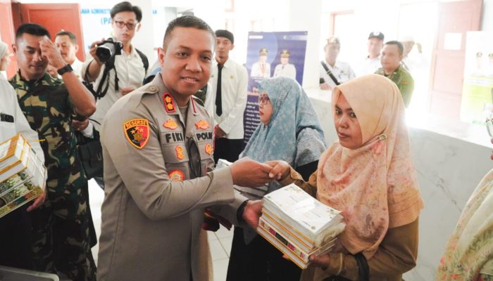 Kapolres Karawang Dampingi Bupati Tinjau Langsung Giat PATEN dan Peletakan Batu Pertama Rulahu untuk Lansia