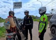 Kala Polantas Menyapa, Berikan Teguran Disiplin Kepada Pengendara Motor di Karawang