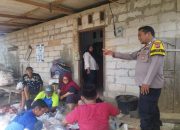 POLSEK PURWASARI MONITORING KELANCARAN DAN KESEHATAN HEWAN KURBAN DI WILAYAH PURWASARI
