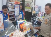 Personil Polsek Telukjambe Barat Sampaikan Pesan Kamtibmas ke Karyawan Indomart 