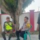 Personel Polsek Telukjambe Barat Berikan Penyuluhan Kamtibmas kepada Anggota Linmas Desa Karangmulya  ‎