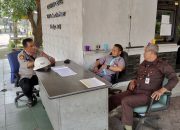 Bhabinkamtibmas Polsek KSKP Banten Polres Cilegon dialogis dengan Security Pelabuhan