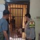 Anggota Piket Polsek Purwakarta Rutin Cek Ruang Tahanan, Jamin Keamanan dan Ketertiban
