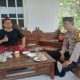 Eratkan Kedekatan, Bhabinkamtibmas Desa Pinayungan Sambangi Warga Dusun Sukajaya dengan Humanis