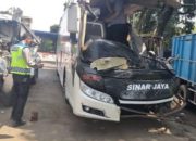 Kecelakaan Beruntun di Tol Jakarta-Cikampek Km 66, Bus Sinarjaya Tabrak Truk Hino, 9 Orang Terluka