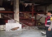 Diduga Korsleting Listrik, Toko Kayu di Karawang Ludes Terbakar