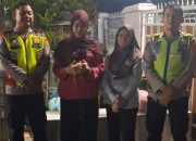 “GAZZ Karawang”, Takut Pulang Sendiri, Dua Perempuan Minta Bantuan Polisi hingga Diantar ke Rumah